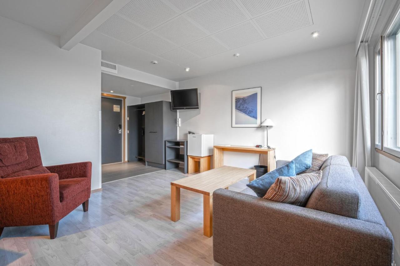Ski-Inn Hotel Pyhaetunturi Екстериор снимка